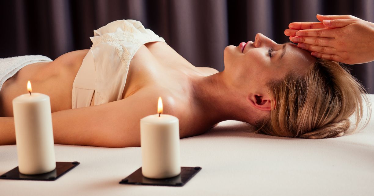 Tinh Dầu Nào Tốt Nhất Cho Massage Đầu?