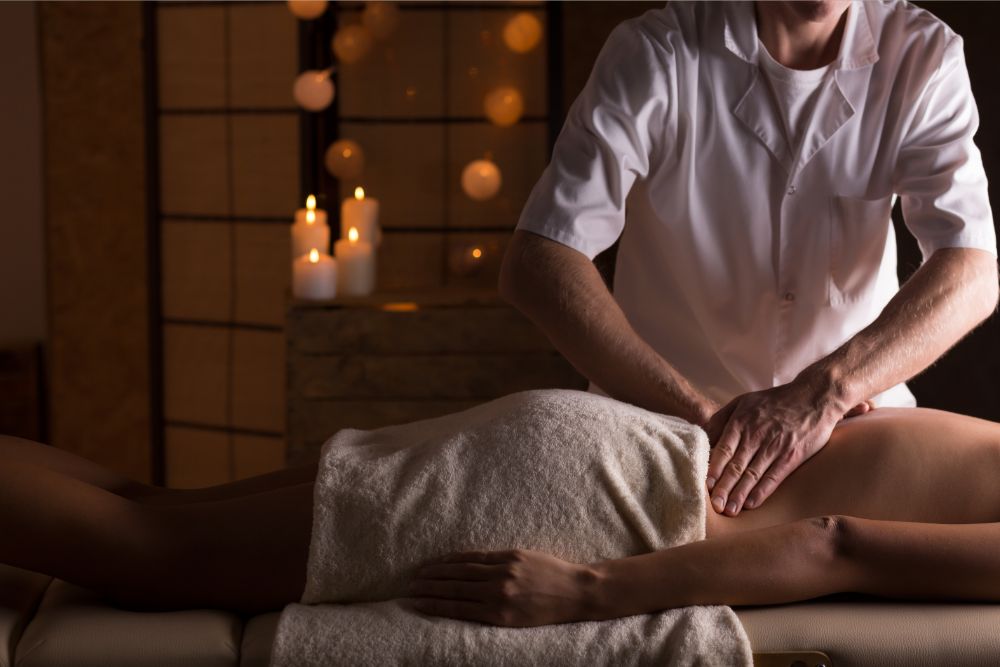 Massage giúp giảm đau lưng