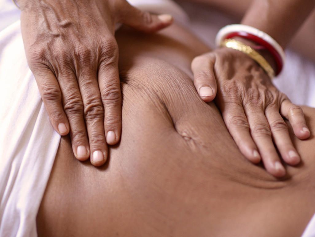 Lợi ích massage sau sinh